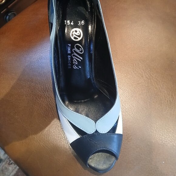 Lovely leather pumps . New and unworn. - Picture 3 of 6